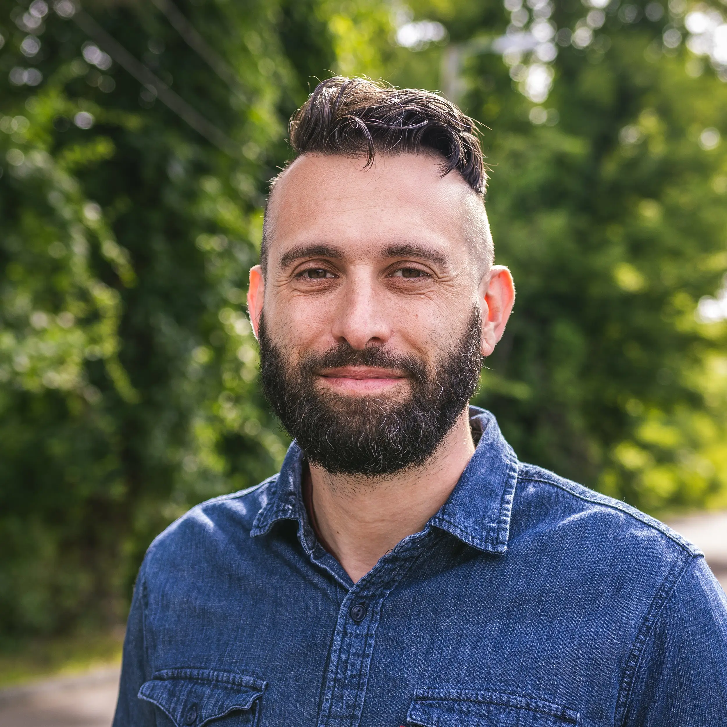 A headshot of Zach Hoffman